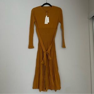 Fincati maxi sweater mustard dress